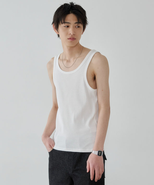 ホワイト モデル：181cm L着用