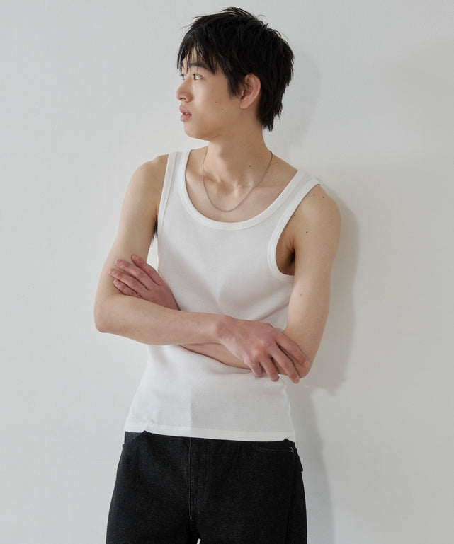 ホワイト モデル：181cm L着用