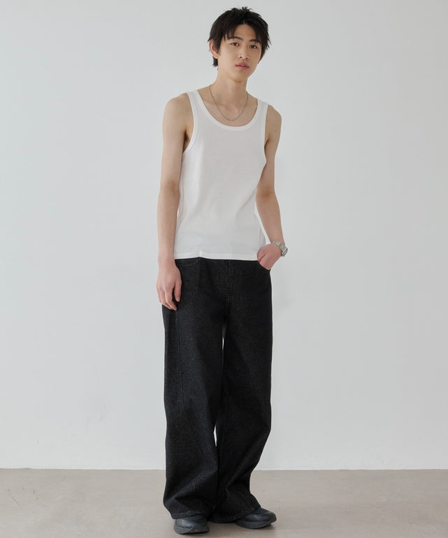 ホワイト モデル：181cm L着用