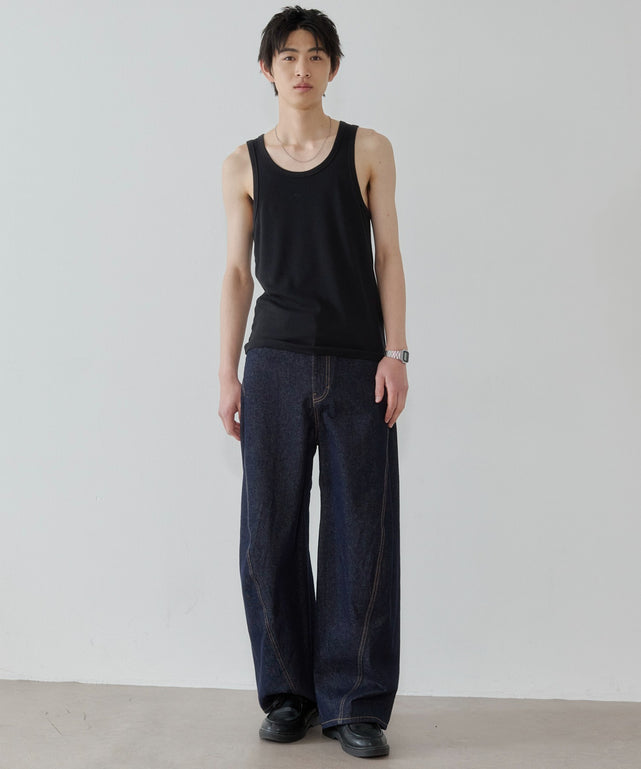 ブラック モデル：181cm L着用