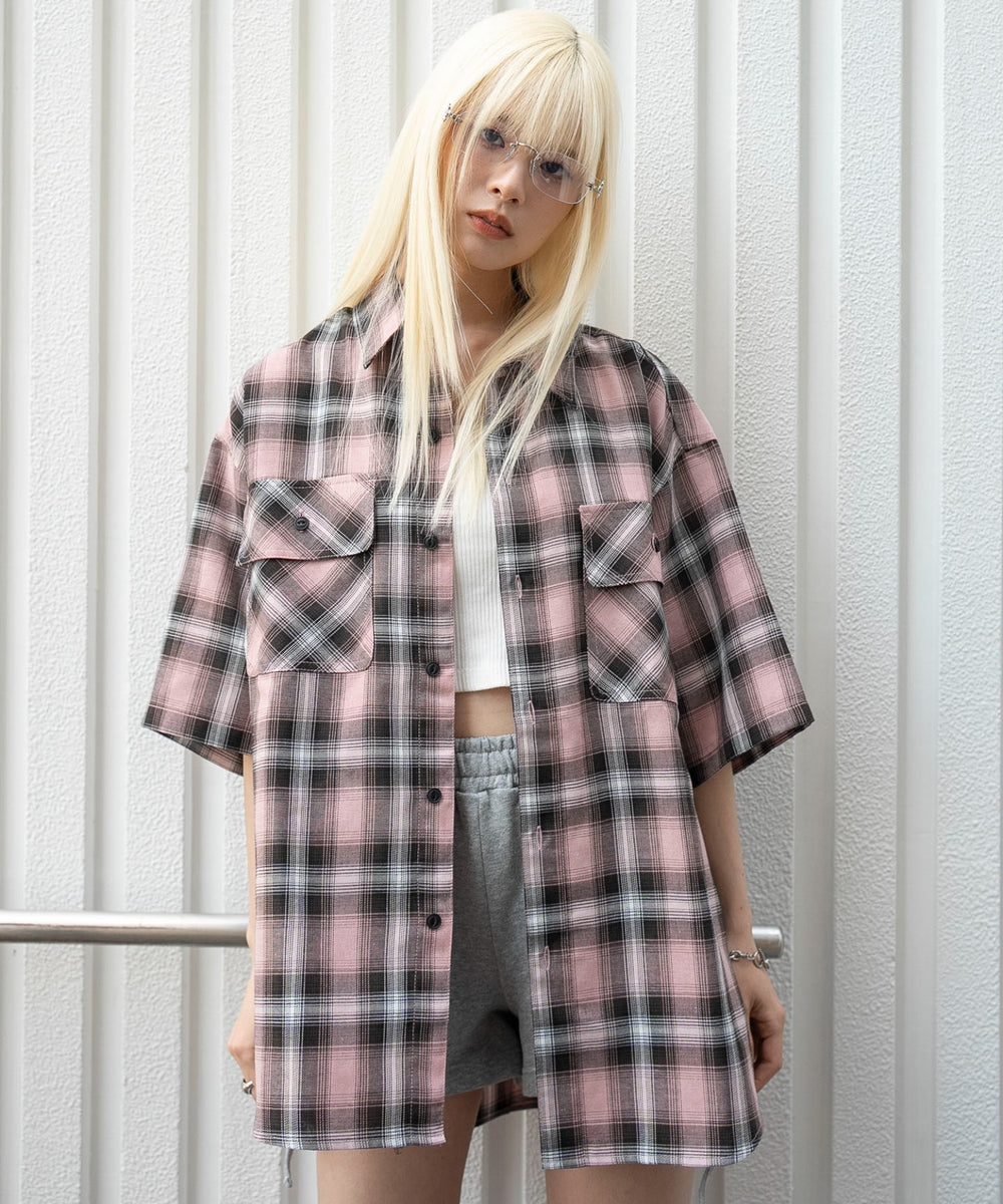 柄３　モデル：166cm M着用