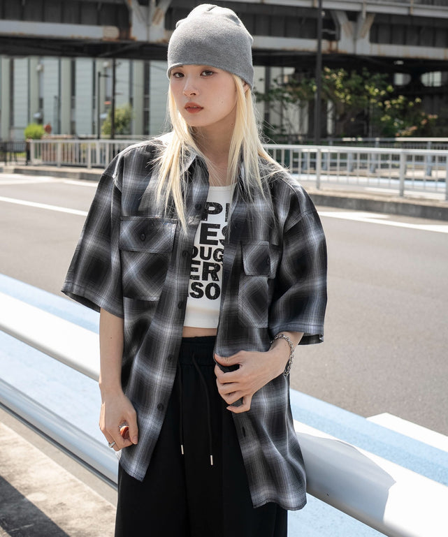 柄１　モデル：166cm M着用