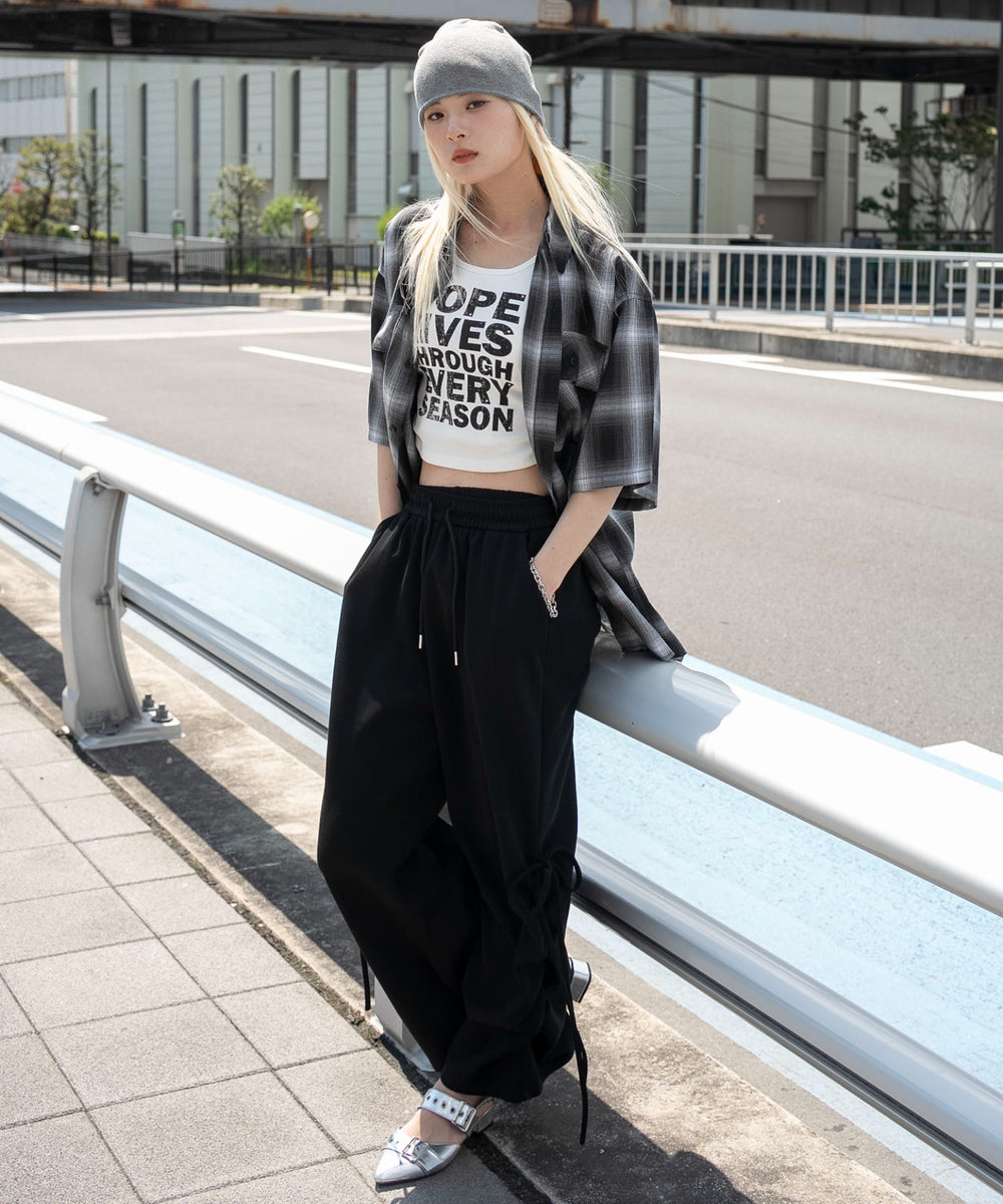 柄１　モデル：166cm M着用