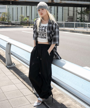 柄１　モデル：166cm M着用