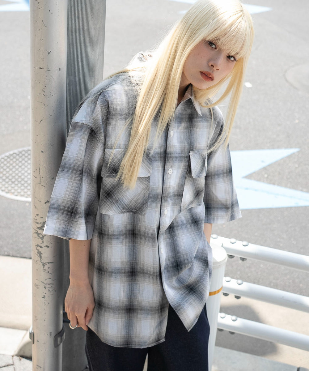 柄２　モデル：166cm M着用