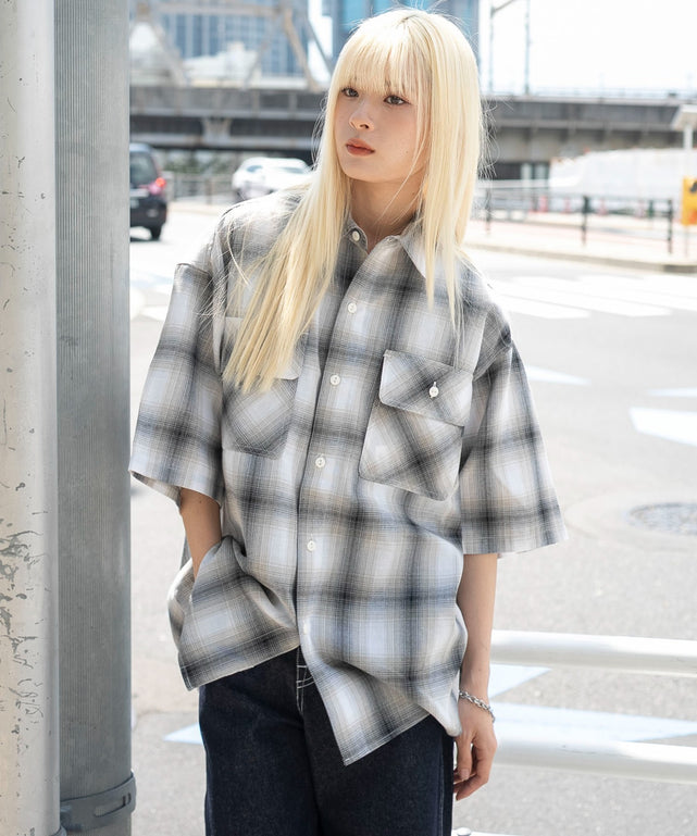 柄２　モデル：166cm M着用