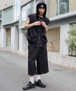 ブラック モデル：182cm L着用