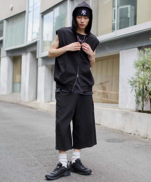 ブラック モデル：182cm L着用