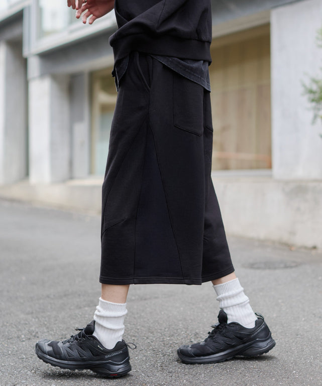 ブラック モデル：182cm L着用