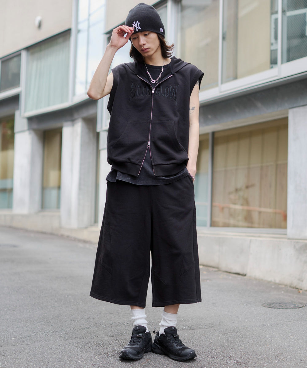 ブラック モデル：182cm L着用