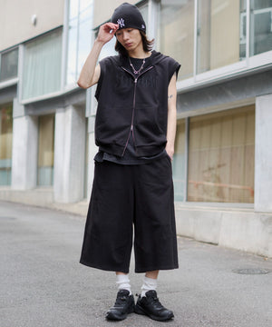 ブラック モデル：182cm L着用