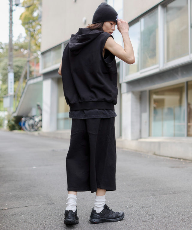 ブラック モデル：182cm L着用