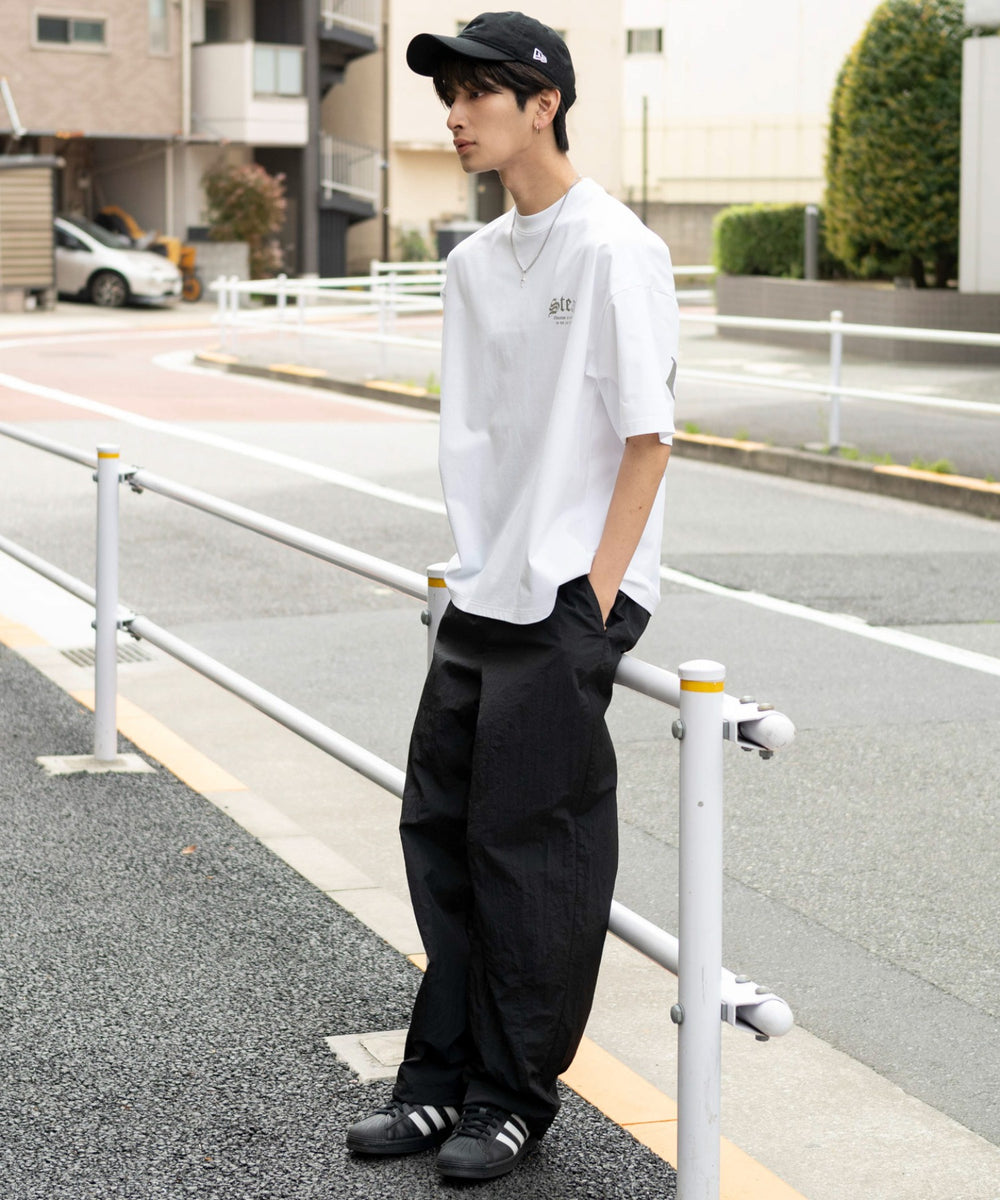 ホワイト モデル：180cm L着用