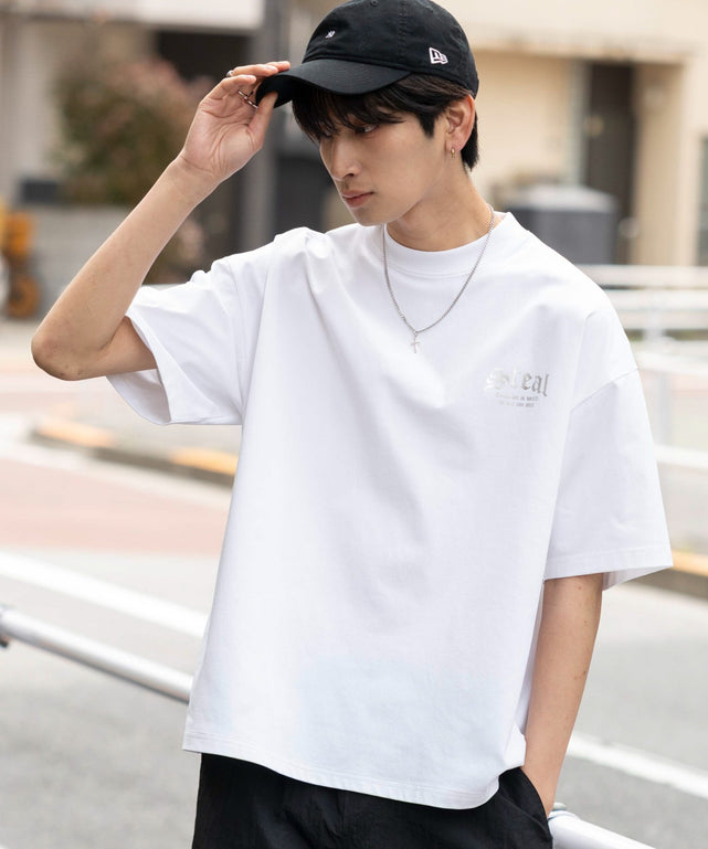 ホワイト モデル：180cm L着用