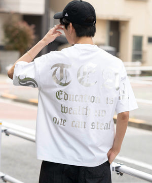 ホワイト モデル：180cm L着用