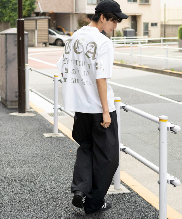 ホワイト モデル：180cm L着用