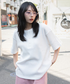 ホワイト モデル：159cm M着用