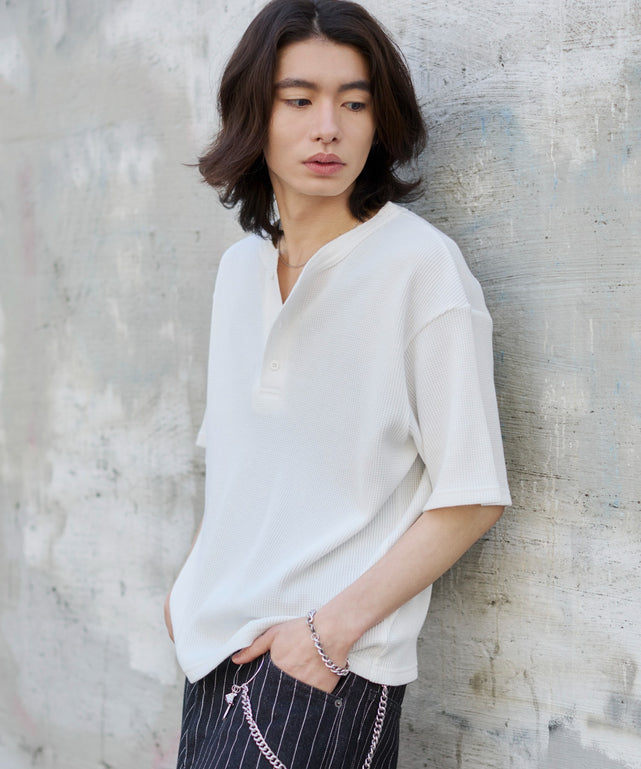 ホワイト モデル：182cm L着用