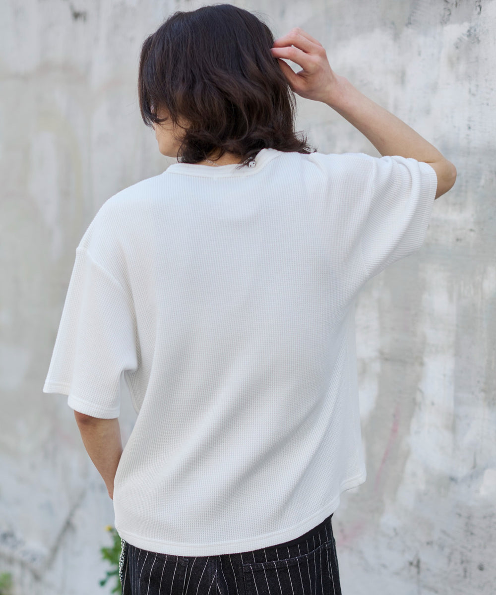 ホワイト モデル：182cm L着用