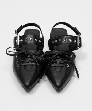 レースアップポインテッドシューズ