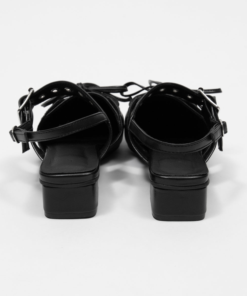 レースアップポインテッドシューズ