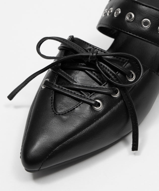レースアップポインテッドシューズ
