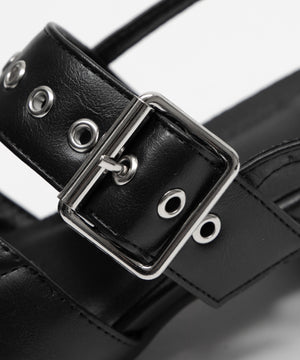 レースアップポインテッドシューズ