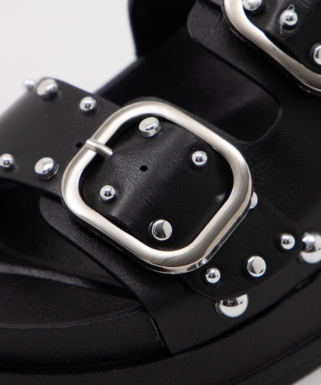 スタッズベルトサンダル