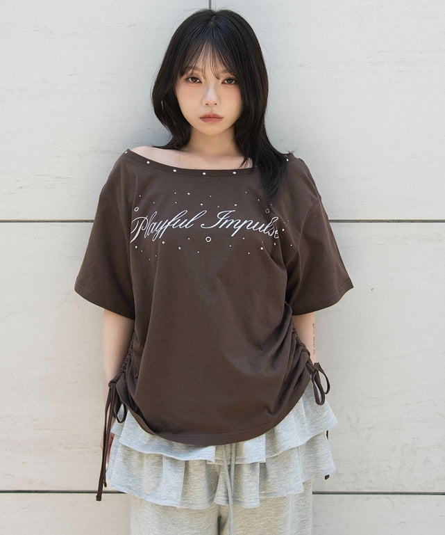 サイドドロストオフショルグラフィックT/ブラウン　モデル：159cm F着用