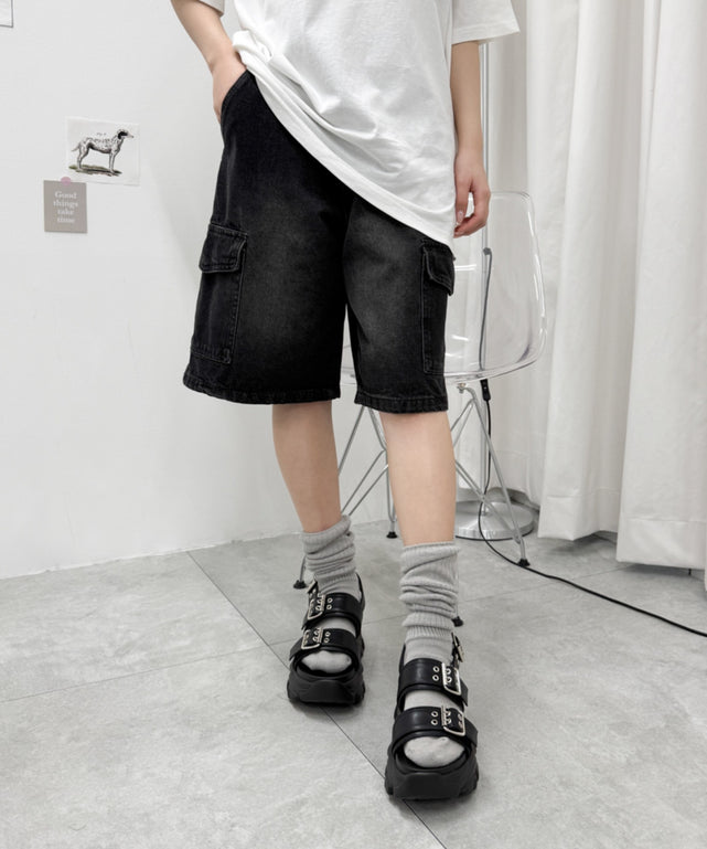 ブラック
