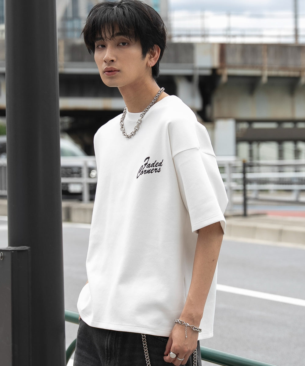 ホワイト モデル：180cm L着用