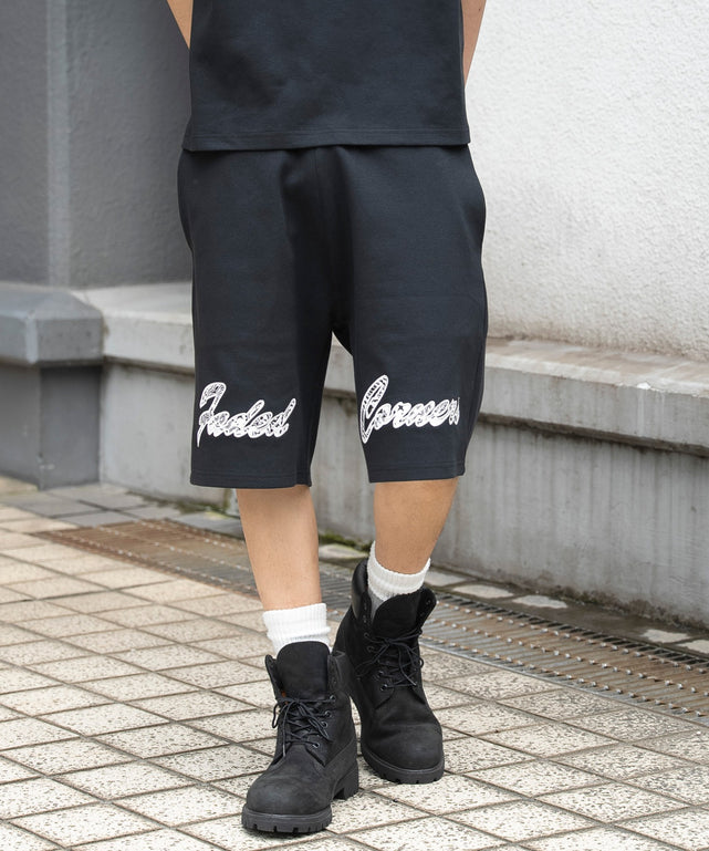 ブラック モデル：180cm L着用