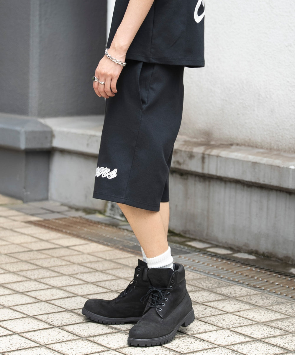 ブラック モデル：180cm L着用