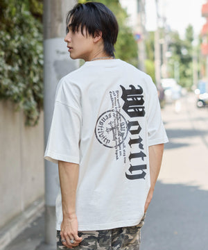ホワイト　モデル：175cm L着用　