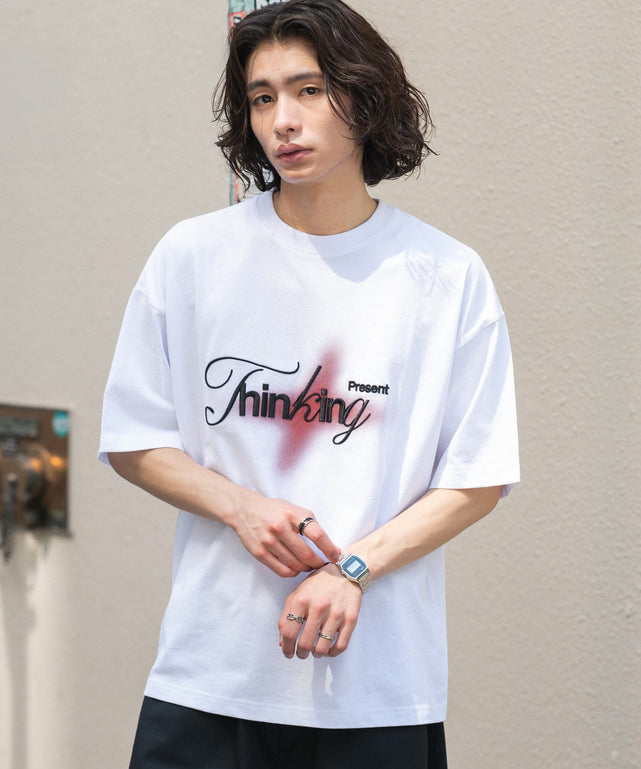 ホワイト モデル：182cm L着用