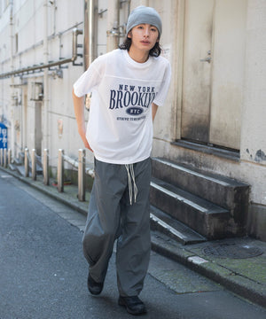ホワイト モデル：182cm L着用