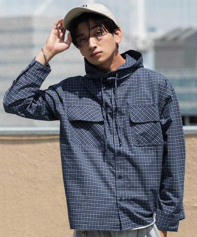 ネイビー　モデル：180cm L着用　