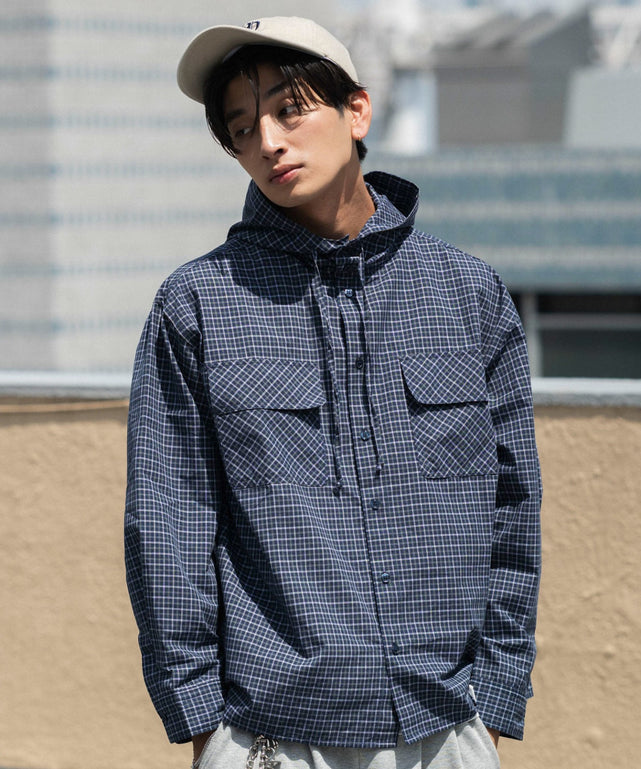 ネイビー　モデル：180cm L着用　