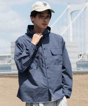 ネイビー　モデル：180cm L着用　