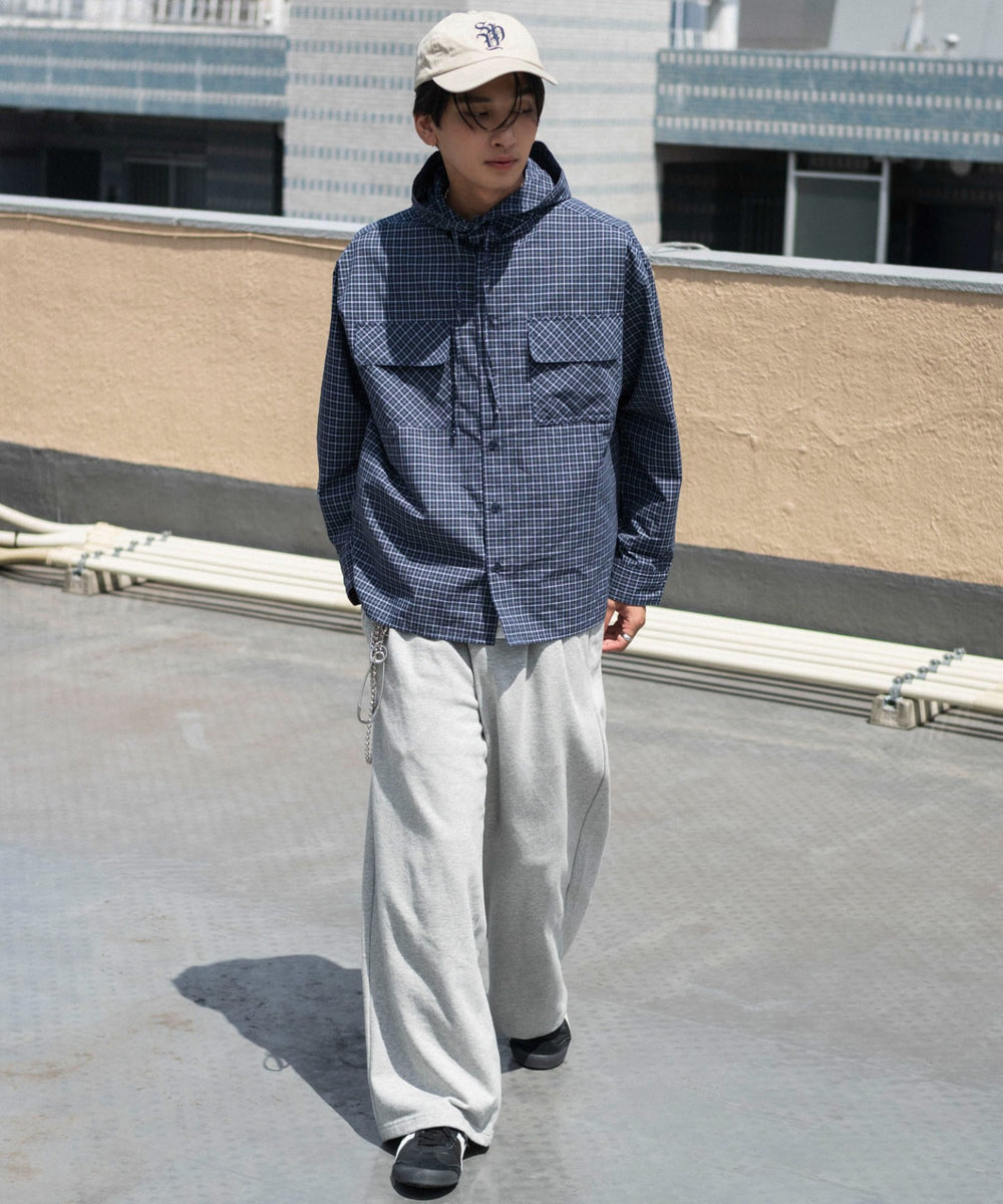 ネイビー　モデル：180cm L着用　