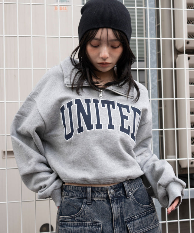 グラフィックハーフジップスウェット/杢グレー モデル：159cm F着用