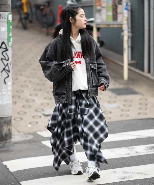 デニムブラックソノタ　モデル：161cm M着用