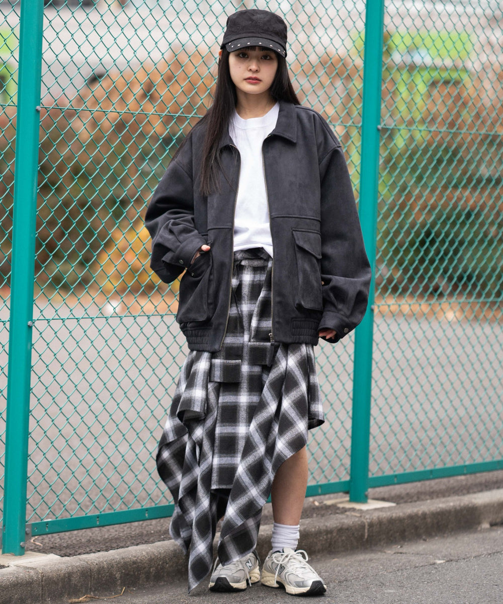 チャコール　モデル：161cm M着用