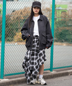 チャコール　モデル：161cm M着用