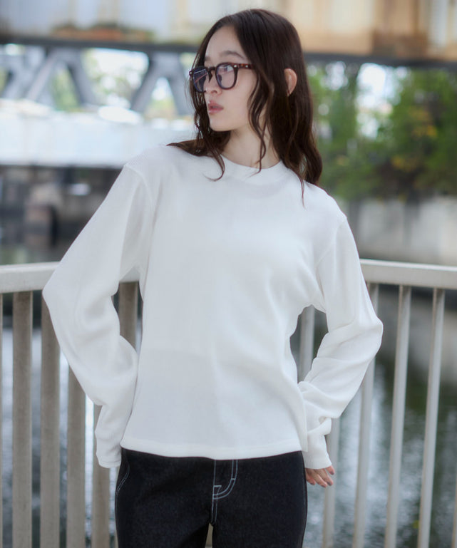 ホワイト　モデル：163cm M着用