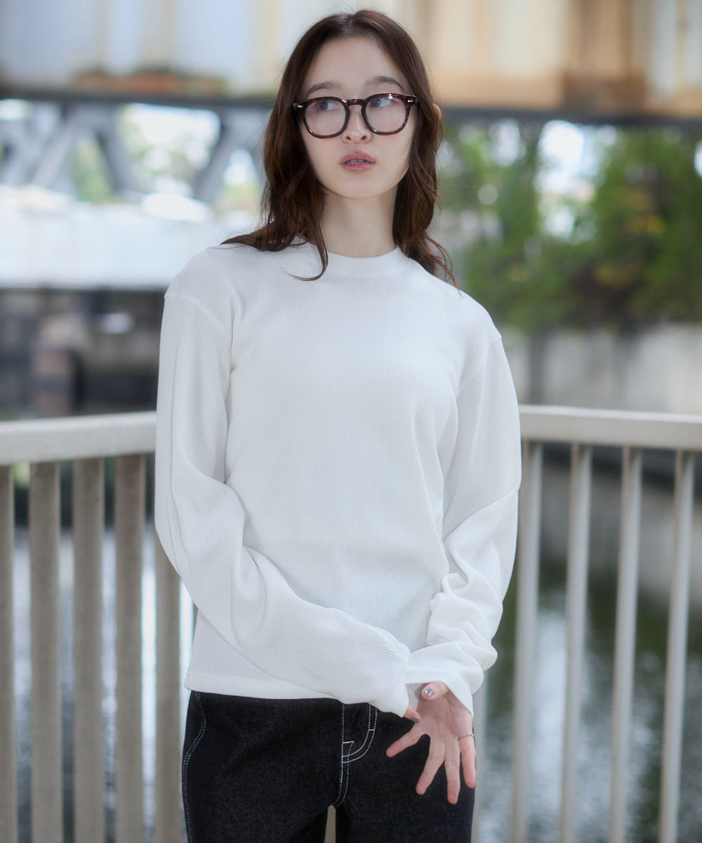 ホワイト　モデル：163cm M着用