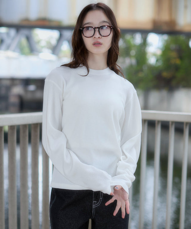 ホワイト　モデル：163cm M着用