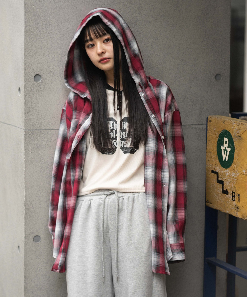 レッド　モデル：161cm F着用