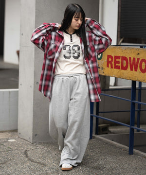 レッド　モデル：161cm F着用