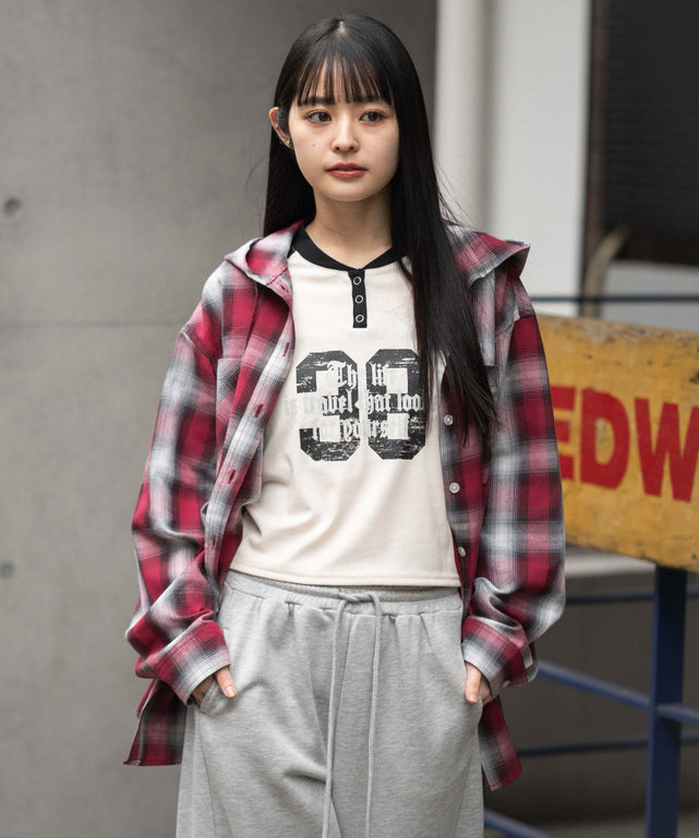 レッド　モデル：161cm F着用